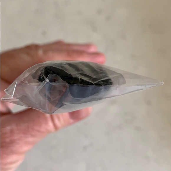 NWT Laura Geller Stippling Brush - Picture 3 of 3